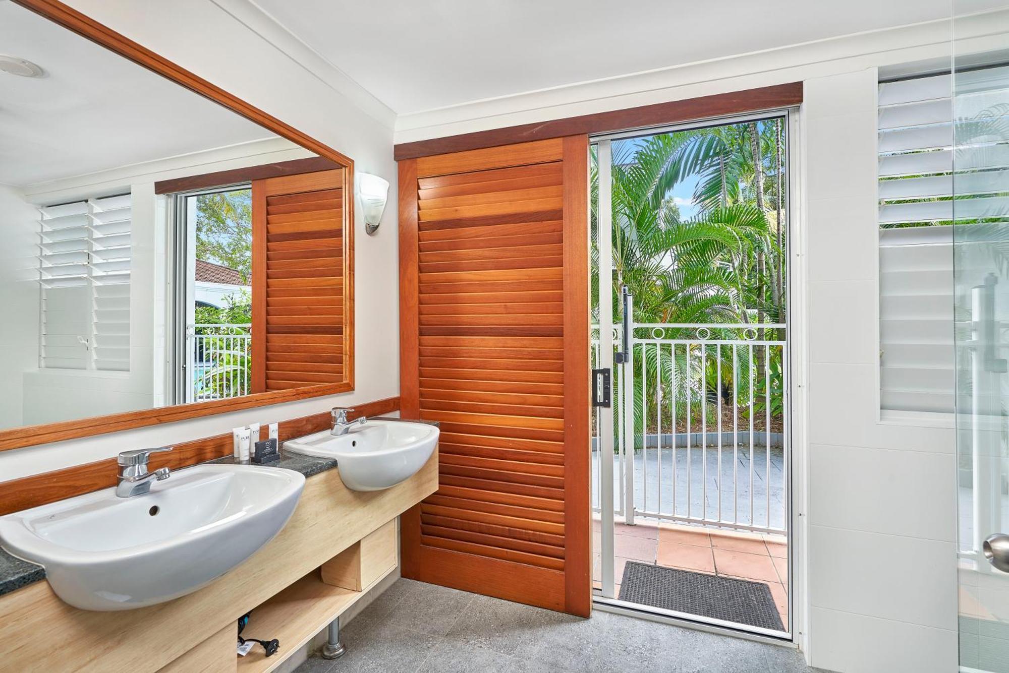 Alassio Apartments With Direct Pool Access ปาล์มโคฟ ห้อง รูปภาพ