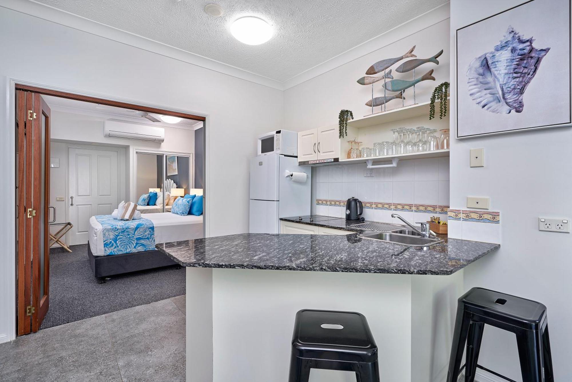 Alassio Apartments With Direct Pool Access ปาล์มโคฟ ห้อง รูปภาพ
