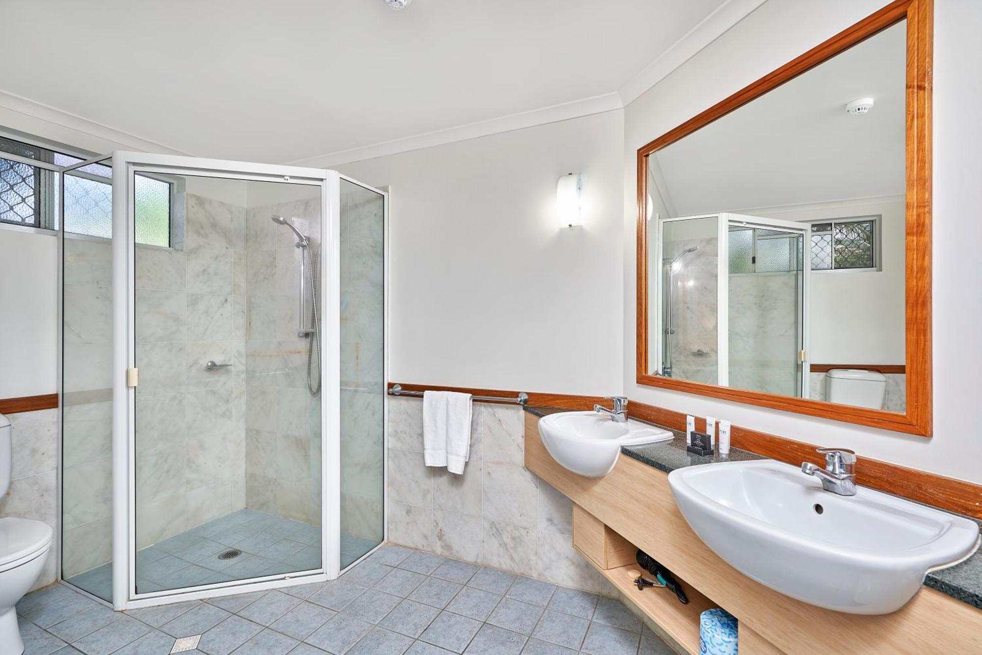 Alassio Apartments With Direct Pool Access ปาล์มโคฟ ห้อง รูปภาพ