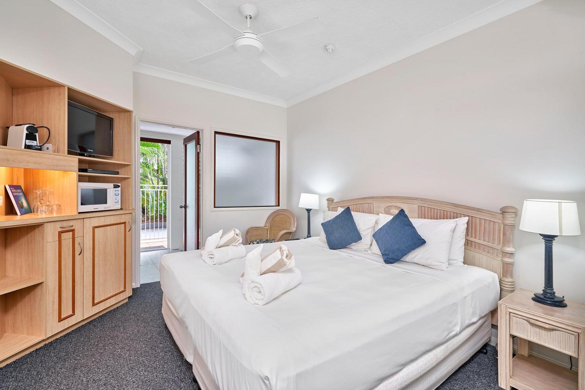 Alassio Apartments With Direct Pool Access ปาล์มโคฟ ห้อง รูปภาพ